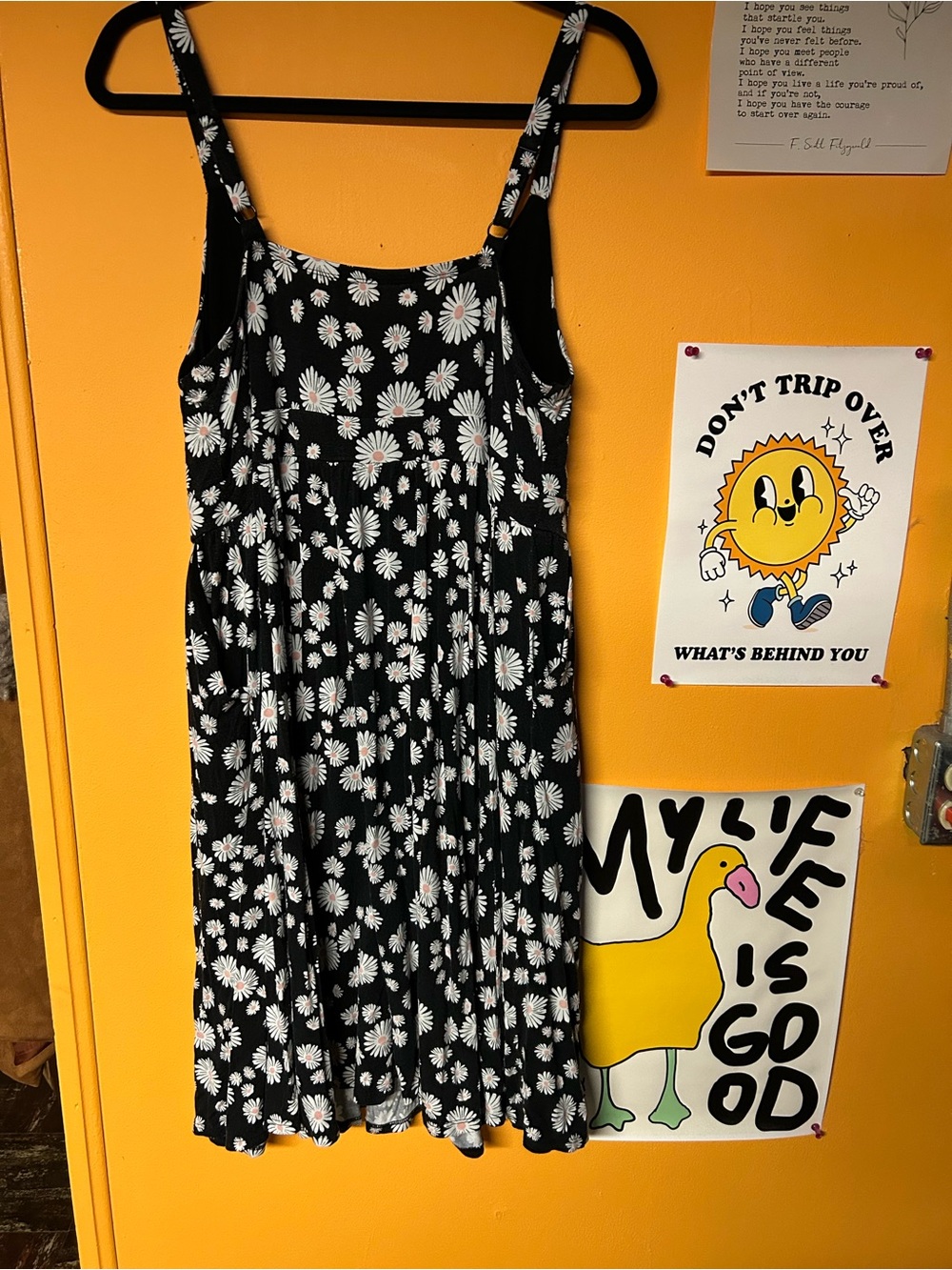 torrid Black Daisy Tie-Front Dress with White and Pink Floral Print size 1 - Picture 6 of 6